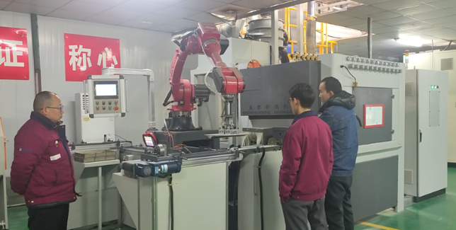 房山自动喷砂机选型要点，看完少走弯路。